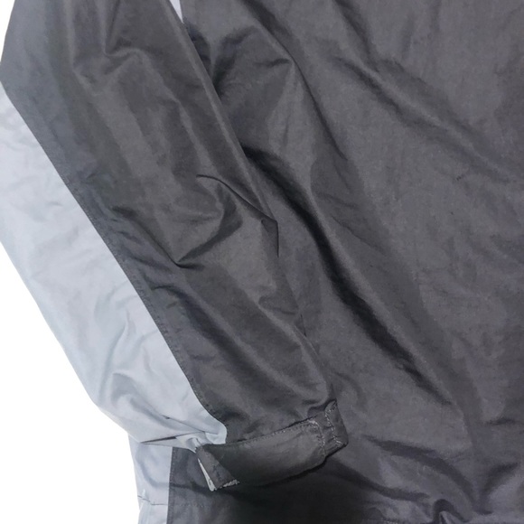 Coleman Windbreaker Mens size Large Dark and Light Grey Color - Picture 6 of 9